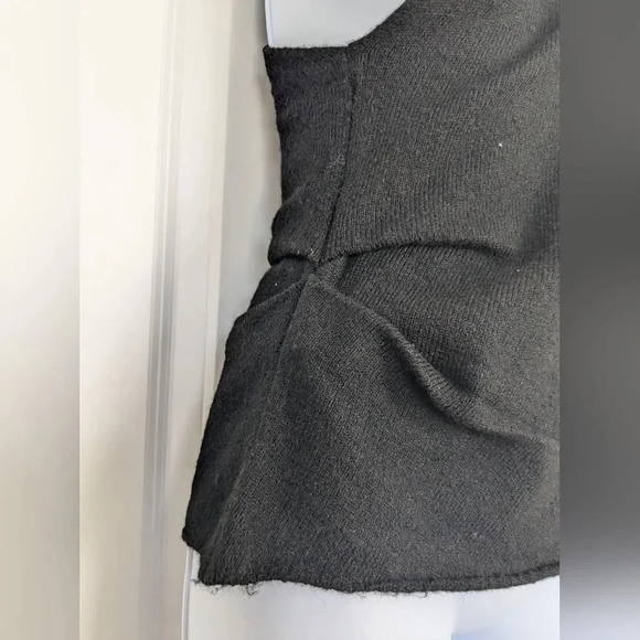 ASTR The Label Asymetrical Puff Sleeve Top NWT - Picture 7 of 12